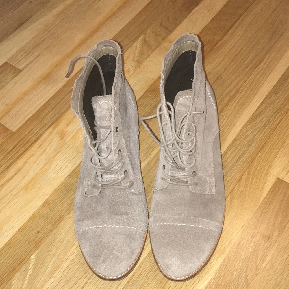Cute lace up booties!!